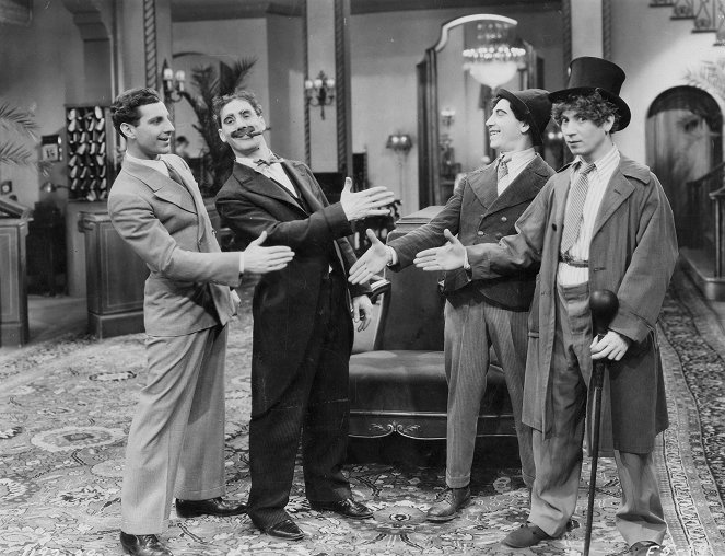 A kókuszdiók - Filmfotók - Zeppo Marx, Groucho Marx, Chico Marx, Harpo Marx