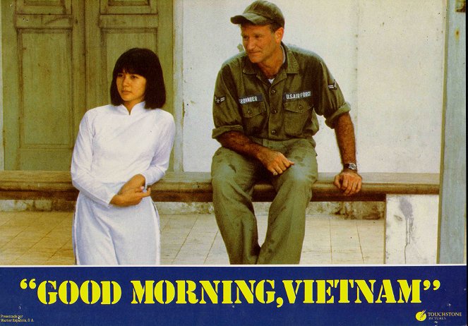 Good Morning, Vietnam - Lobbykarten - Chintara Sukapatana, Robin Williams