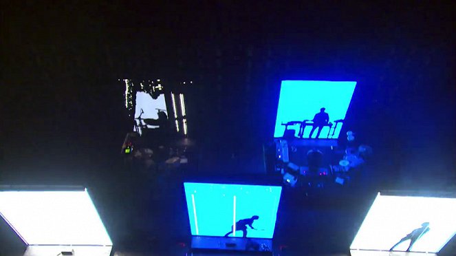 Nine Inch Nails - koncert 2013 - Z filmu