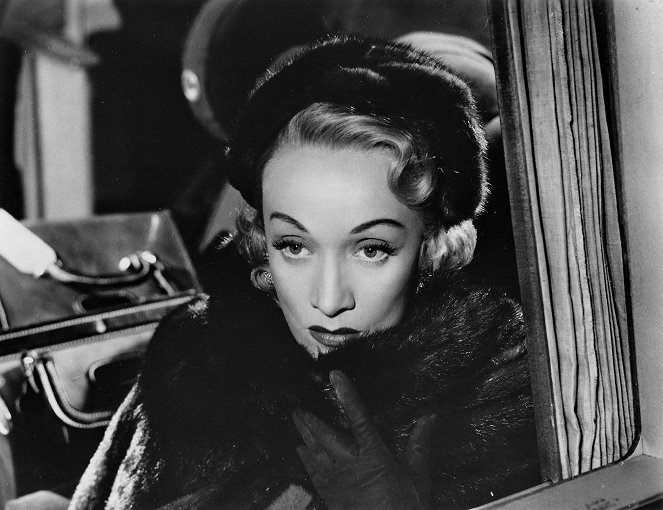 Momentos de peligro - De la película - Marlene Dietrich