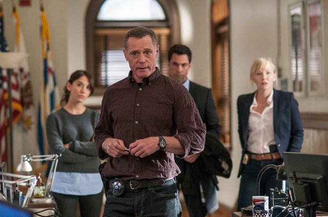 Chicago P.D. - They'll Have to Go Through Me - Photos - Jason Beghe