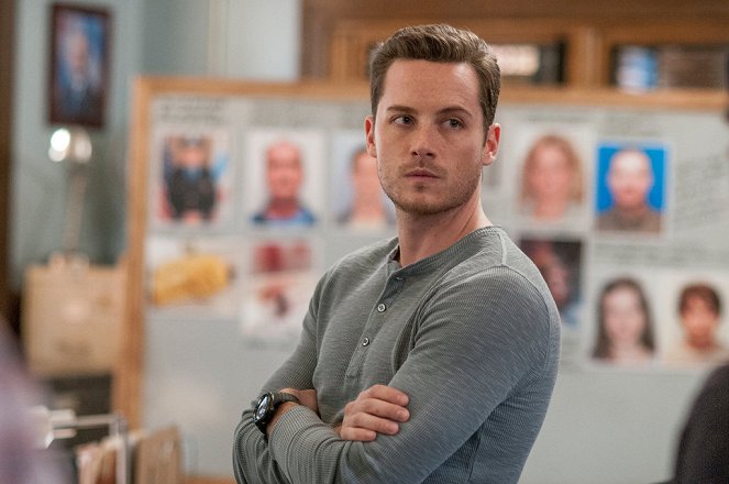 Chicago P.D. - They'll Have to Go Through Me - Photos - Jesse Lee Soffer