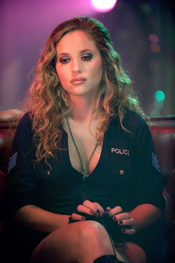 Revenge - Charade - Van film - Margarita Levieva