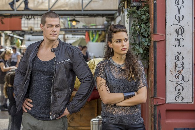 Star-Crossed - Our Toil Shall Strive to Mend - Do filme - Greg Finley, Chelsea Gilligan