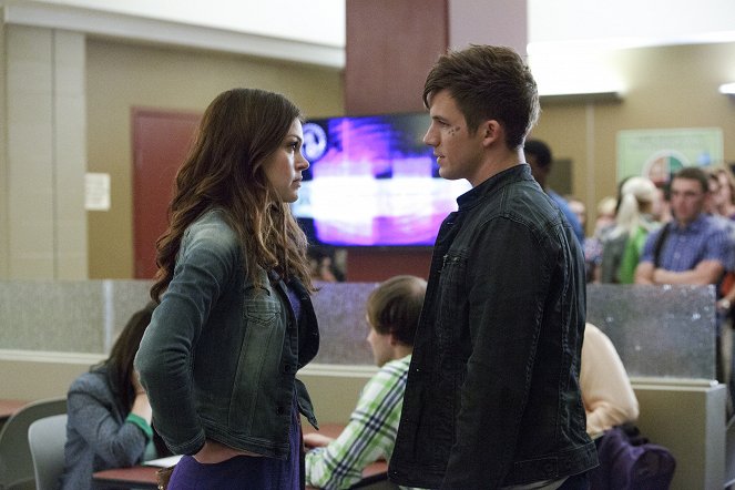 Star-Crossed - What Storm Is This That Blows So - Photos - Aimee Teegarden, Matt Lanter