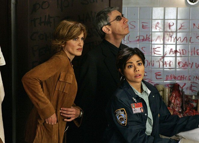 Lei e ordem: Special Victims Unit - Season 6 - Magnetismo - Do filme - Mariska Hargitay, Richard Belzer, Angel Desai