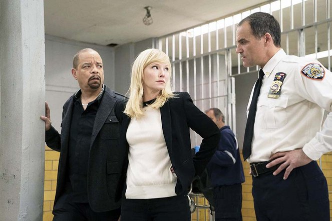 Law & Order: Special Victims Unit - Season 16 - Chicago Crossover - Photos - Ice-T, Kelli Giddish, Sal Rendino