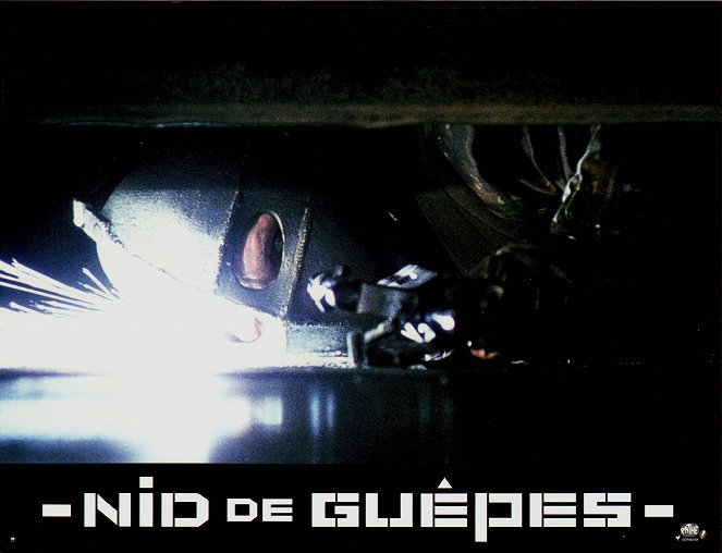 Nid de guêpes - Mainoskuvat