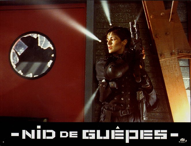 Nid de guêpes - Mainoskuvat - Nadia Fares