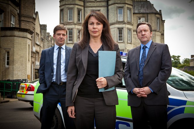 Inspector Barnaby - Season 15 - König Dame Tod - Werbefoto - Jason Hughes, Julie Graham, Neil Dudgeon