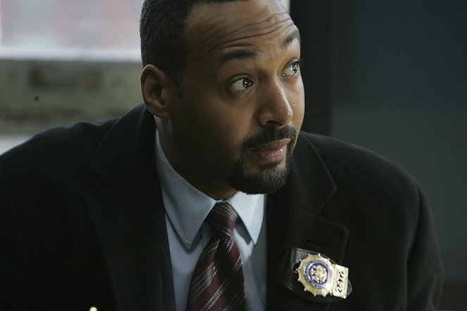 Law & Order - Season 17 - Bling - Photos - Jesse L. Martin