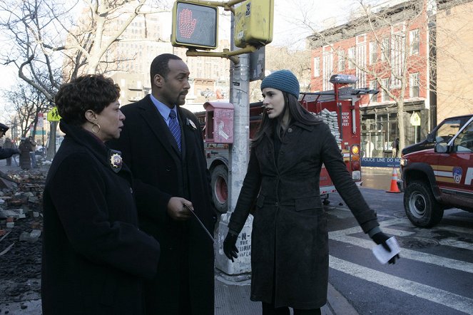 New York District / New York Police Judiciaire - Season 17 - Good Faith - Film - S. Epatha Merkerson, Jesse L. Martin, Milena Govich