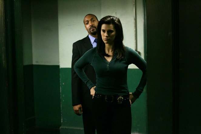 Law & Order - Season 17 - The Family Hour - Photos - Jesse L. Martin, Milena Govich