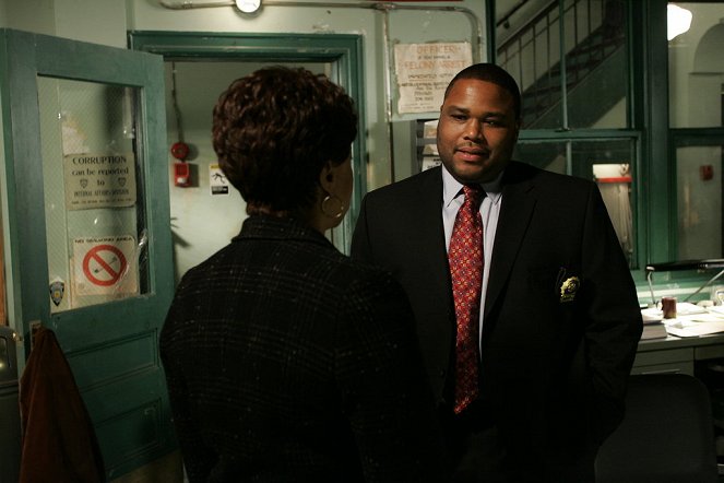 Law & Order - Burn Card - Photos - Anthony Anderson