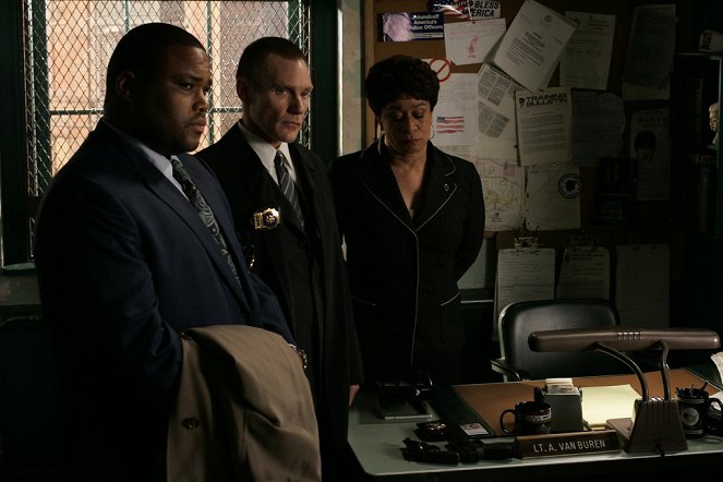 Law & Order - Burn Card - Photos - Anthony Anderson, S. Epatha Merkerson