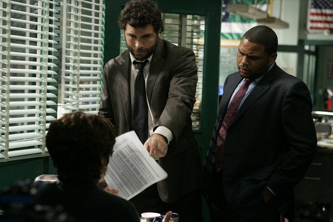 New York District / New York Police Judiciaire - Season 20 - Une bombe peut en cacher une autre - Film - Jeremy Sisto, Anthony Anderson