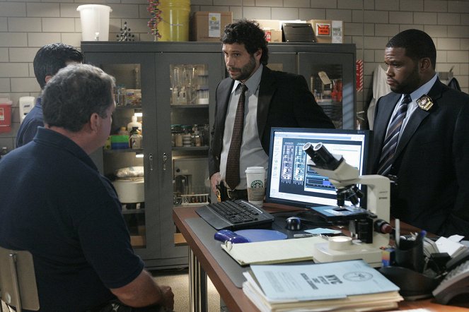 Law & Order - Season 20 - Just a Girl in the World - Photos - Jeremy Sisto, Anthony Anderson
