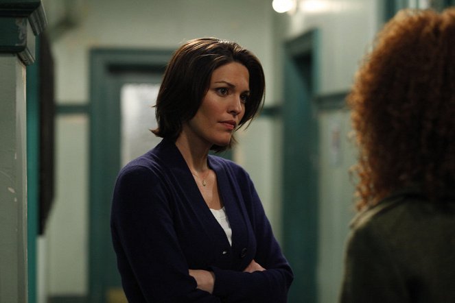 Law & Order - Boy on Fire - Van film - Alana De La Garza