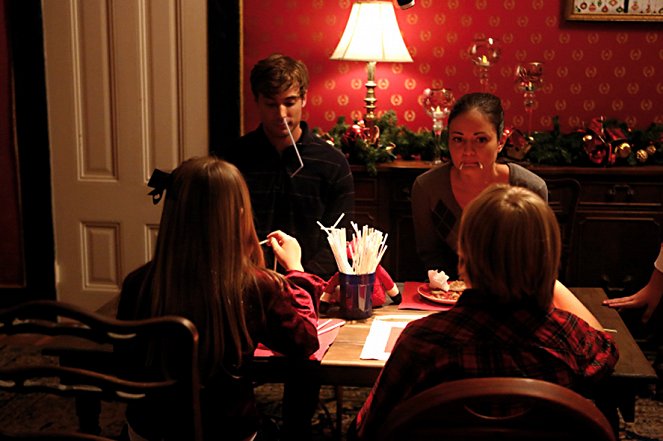 Love at the Christmas Table - Z filmu