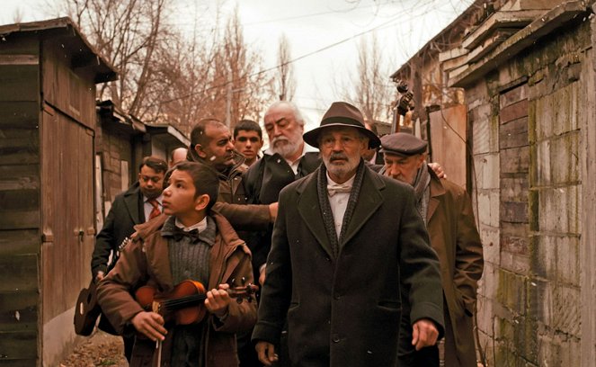 Al nacer el día - De la película - Mustafa Nadarevic