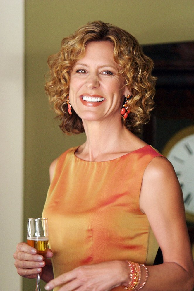 Revenge of the Middle-Aged Woman - Promoción - Christine Lahti