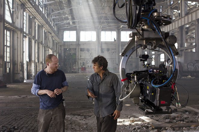 Bosszúállók - Forgatási fotók - Joss Whedon, Mark Ruffalo