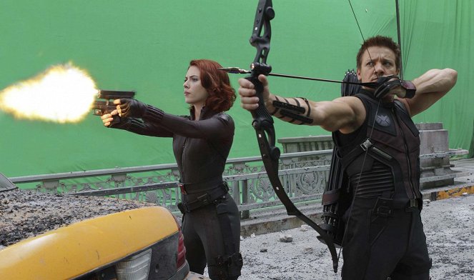 Avengers - Z natáčení - Scarlett Johansson, Jeremy Renner