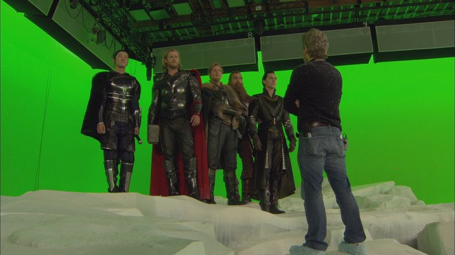 Thor - Del rodaje - 浅野忠信, Chris Hemsworth, Josh Dallas, Ray Stevenson, Tom Hiddleston