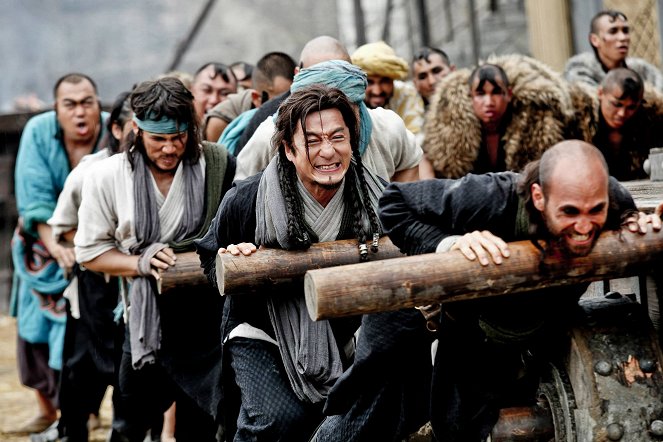 Tchien ťiang siung š' - Do filme - Jackie Chan