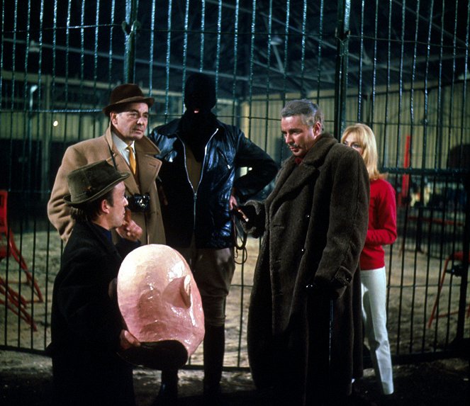 Circus of Fear - Do filme - Leo Genn, Christopher Lee, Anthony Newlands