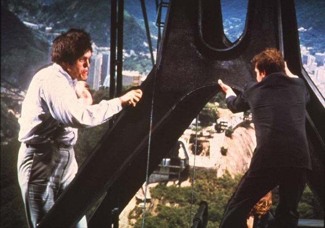 James Bond: Holdkelte - Filmfotók - Richard Kiel, Roger Moore