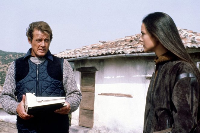 For Your Eyes Only - Photos - Roger Moore, Carole Bouquet