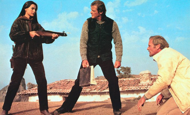 James Bond 007 - In tödlicher Mission - Filmfotos - Carole Bouquet, Roger Moore, Julian Glover