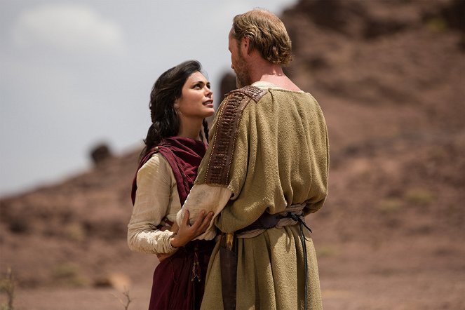 The Red Tent - Van film - Morena Baccarin