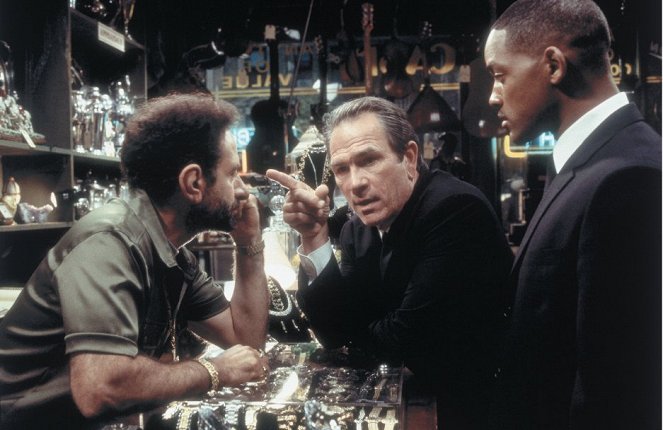 Men in Black - Sötét zsaruk 2 - Filmfotók - Tony Shalhoub, Tommy Lee Jones, Will Smith