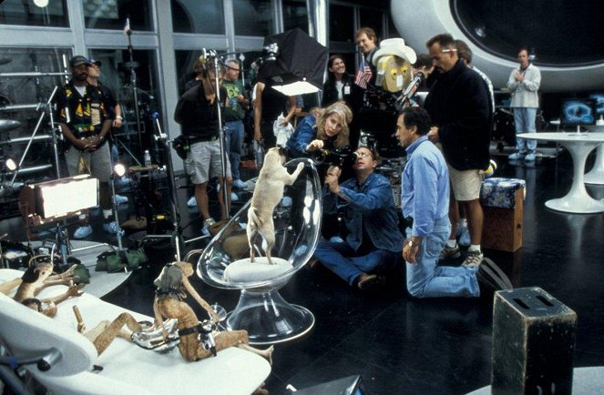 Men in Black II - Van de set - Barry Sonnenfeld