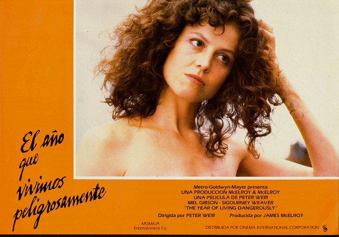 The Year of Living Dangerously - Lobby karty - Sigourney Weaver