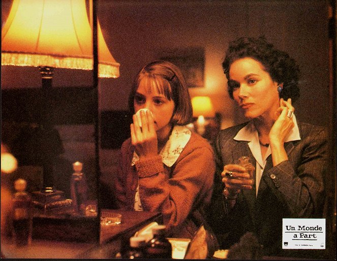 A World Apart - Lobby Cards - Jodhi May, Barbara Hershey