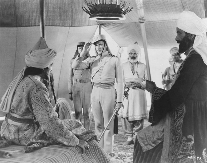 Der Verrat des Surat Khan - Filmfotos - Errol Flynn