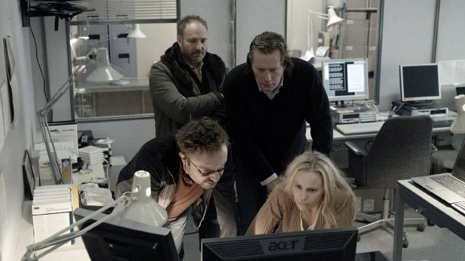 The Bridge - Season 1 - Episode 3 - Film - Kim Bodnia, Rafael Pettersson, Dag Malmberg, Sofia Helin