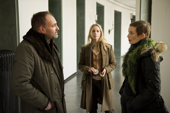 The Bridge - Season 1 - Episode 6 - Film - Kim Bodnia, Sofia Helin, Sarah Boberg