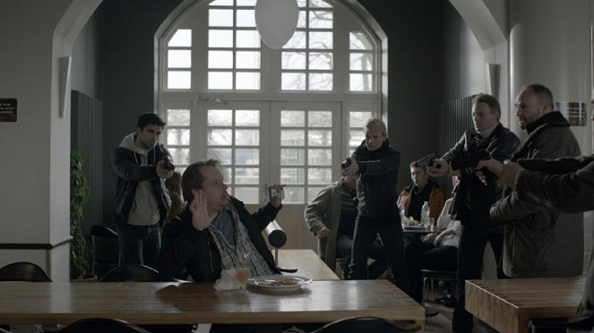 Silta - Episode 9 - Kuvat elokuvasta - Kim Bodnia
