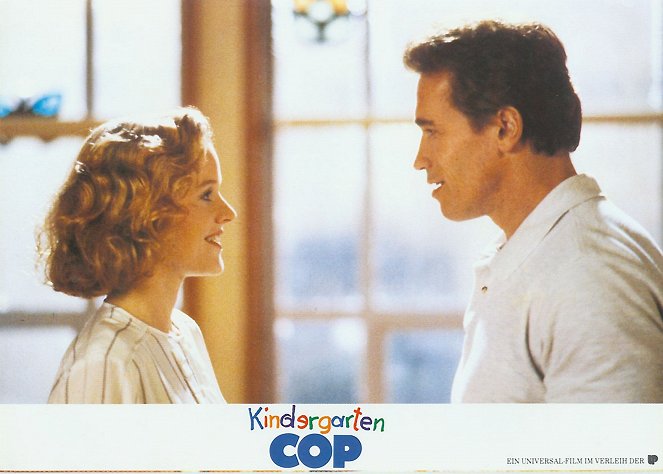 Un flic à la maternelle - Cartes de lobby - Penelope Ann Miller, Arnold Schwarzenegger