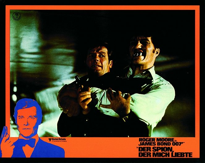 A kém, aki szeretett engem - Vitrinfotók - Roger Moore, Richard Kiel