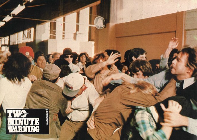 Pánico en el estadio - Fotocromos