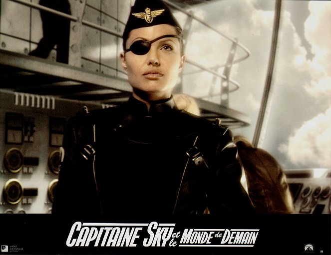 Capitaine Sky et le monde de demain - Cartes de lobby - Angelina Jolie