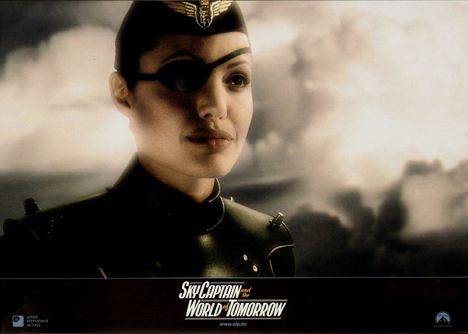 Sky Captain e o Mundo de Amanhã - Cartões lobby - Angelina Jolie