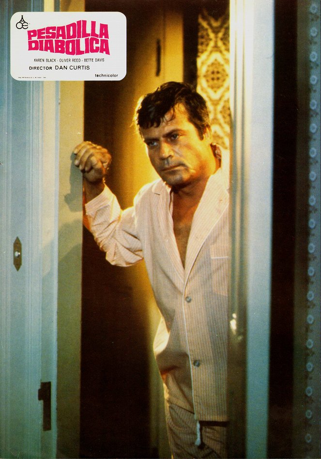 Burnt Offerings - Fotosky - Oliver Reed