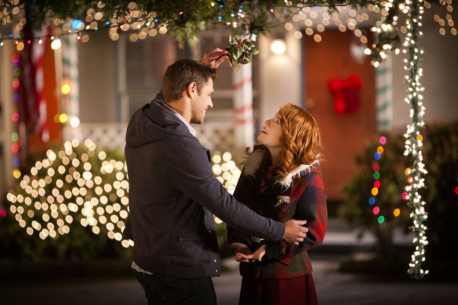Annie Claus is Coming to Town - Filmfotos - Sam Page, Maria Thayer