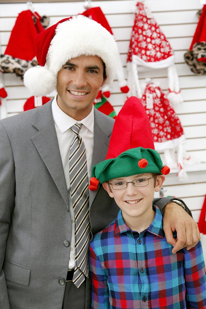 Hats Off to Christmas! - Promo - Antonio Cupo, Sean Michael Kyer